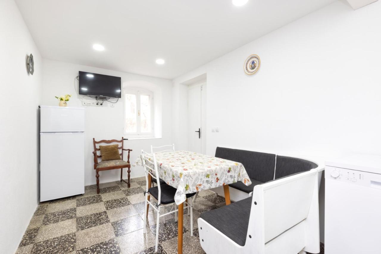 Apartments Ivna Veli Lošinj Exterior foto